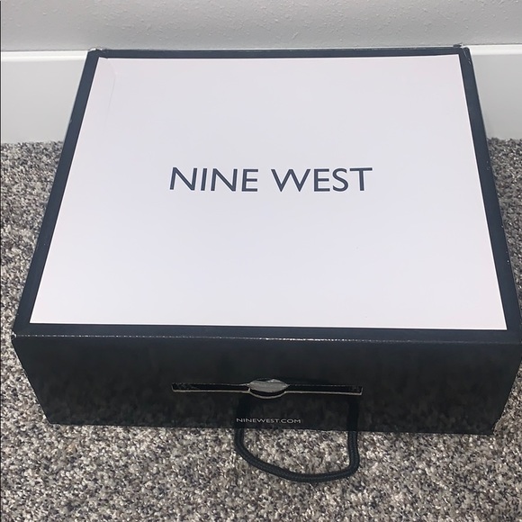 Nine West suede booties - Picture 2 of 6